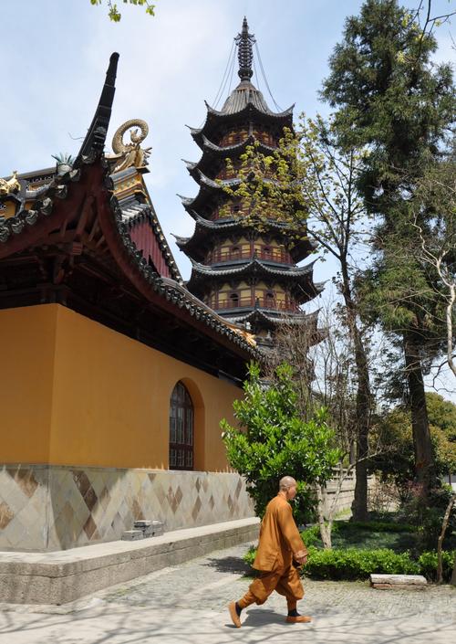 江苏有哪些名山古迹「灵岩山寺悟戒法师」 太阳能